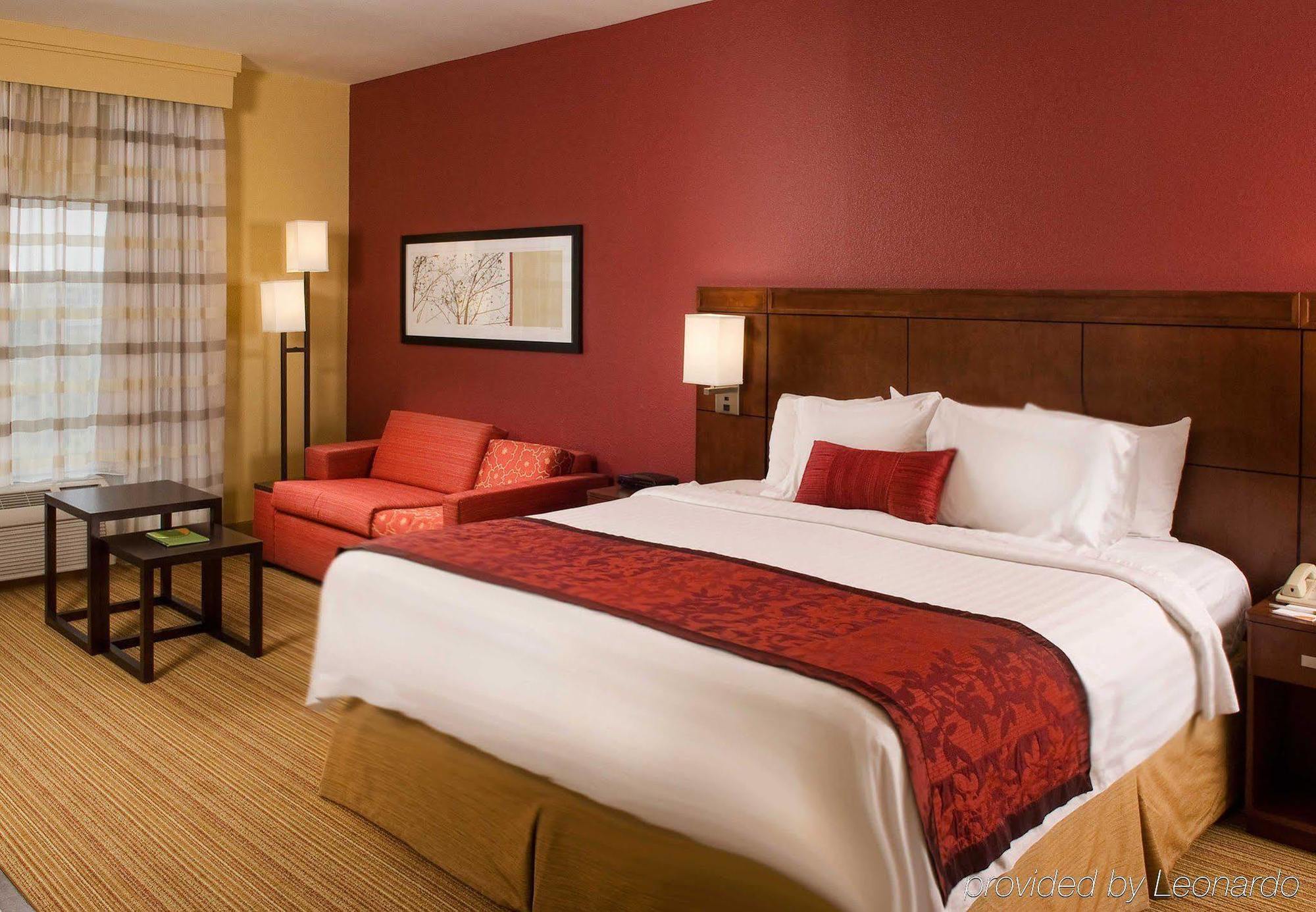 Courtyard Charleston Waterfront Hotel Bilik gambar